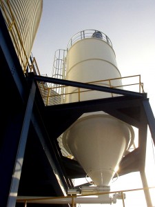 Homogenization silo